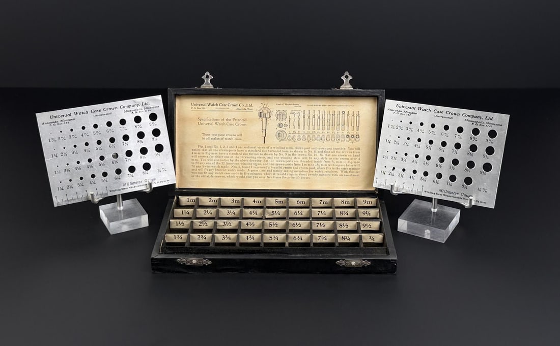 Universal Watch Case Crown Gauges and Case: Nice grouping, case is empty.