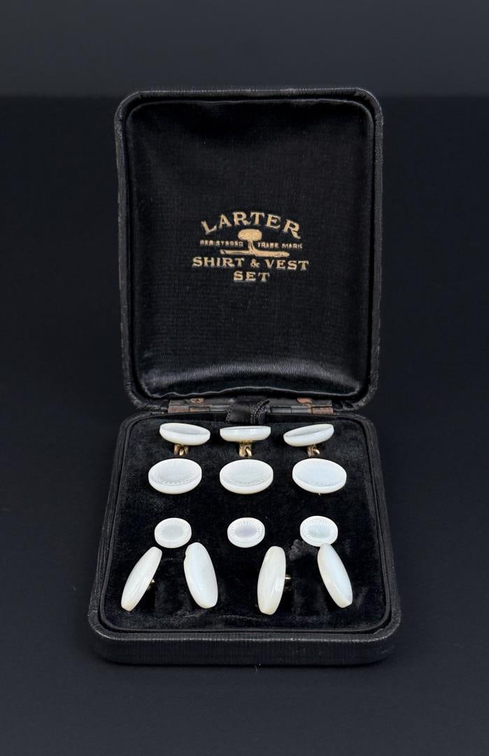 Larter Mother of Pearl Cufflinks: Nice set in case.