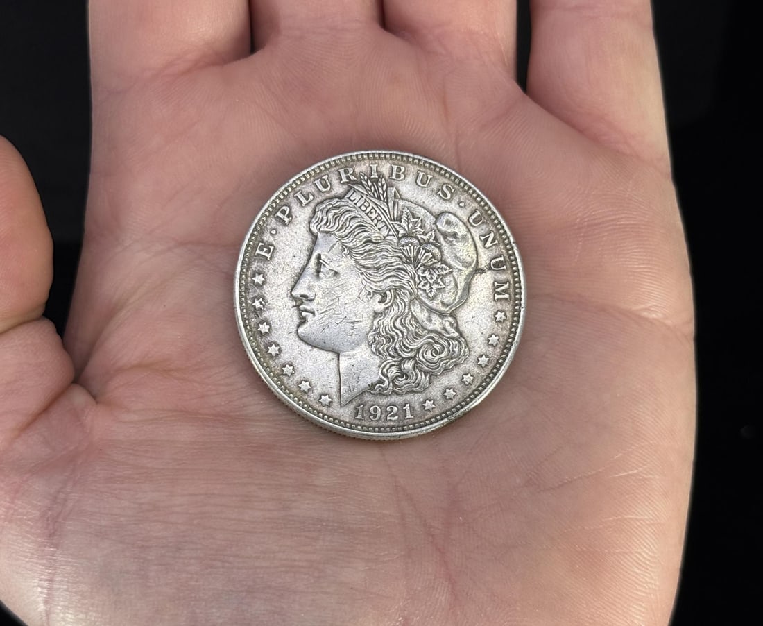 1921 P Morgan Silver Dollar: Decent example