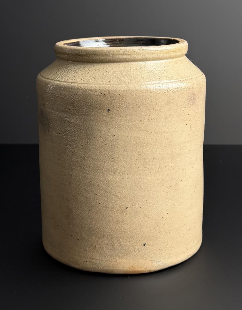 North Star Salt Glaze Stoneware Snuff Crock (1 of 6)
