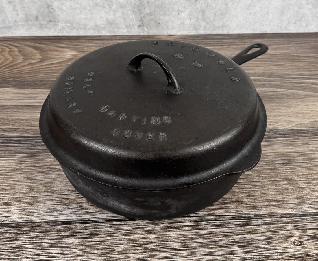 Griswold No 10 Cast Iron Self Basting Skillet (1 of 9)