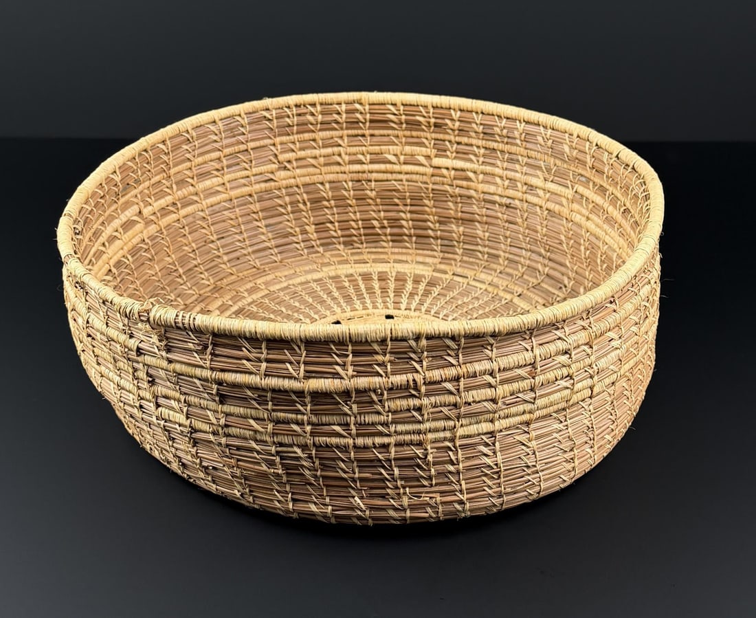 Native American Indian Pine Needle Basket (1 of 5)