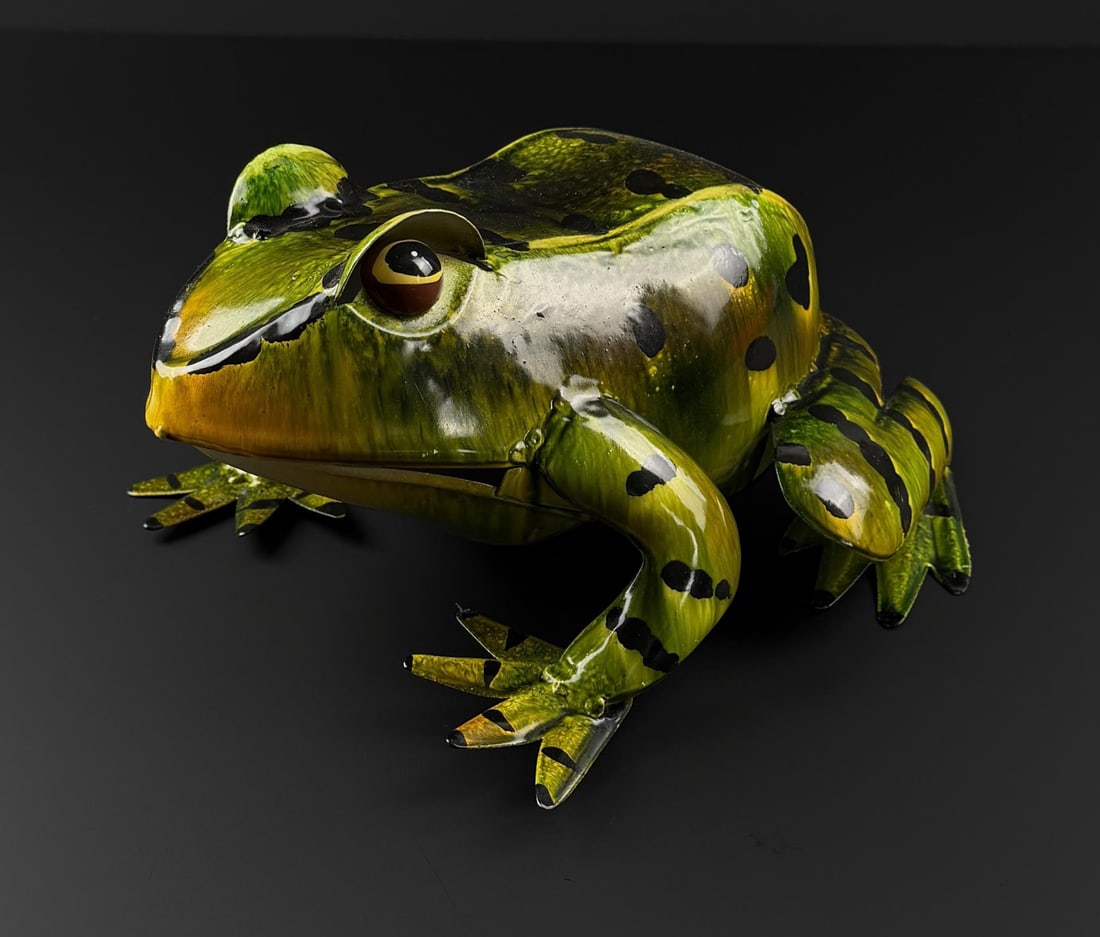Decorative Tin Metal Garden Frog (1 of 5)