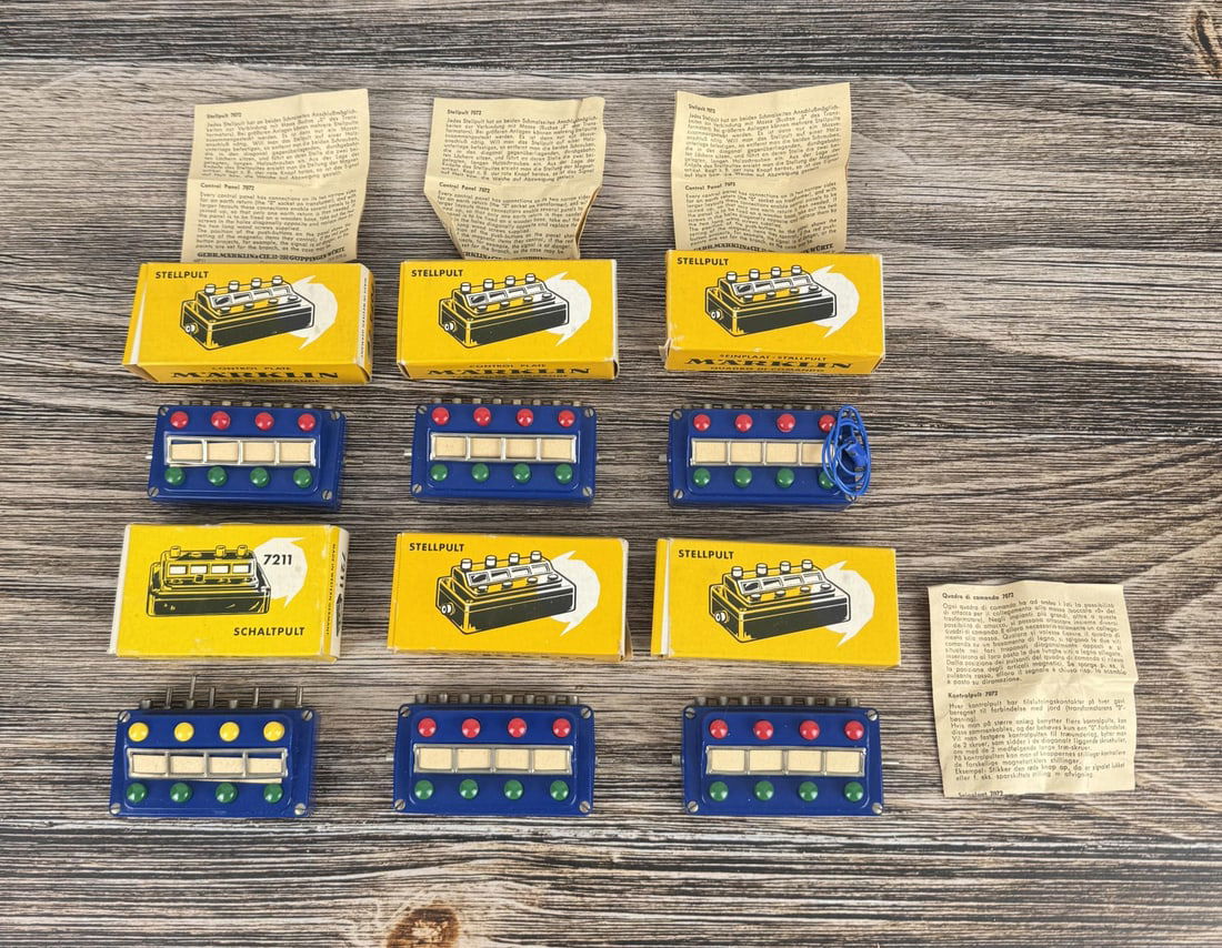 Marklin 7072 7211 HO Control Boxes (1 of 4)