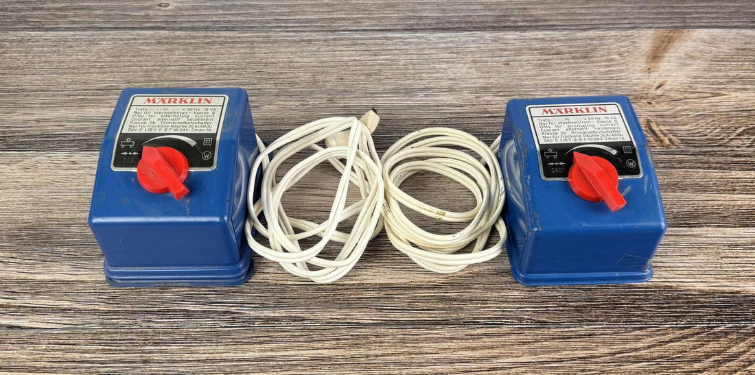 Marklin Model Train Transformer Units 6507 6502: Model numbers are 6507 and 6502.