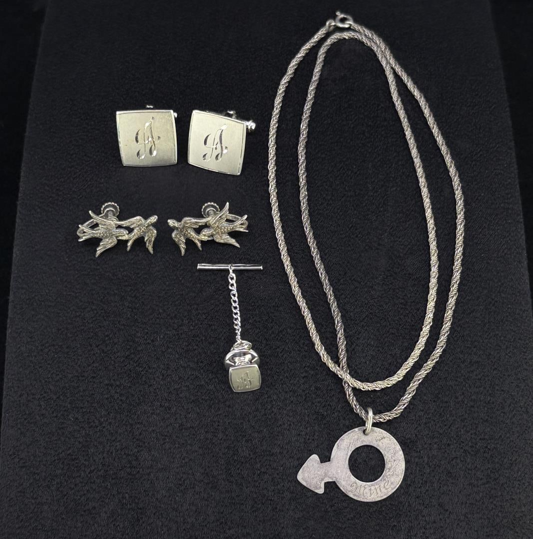 Assortment of Sterling Silver Jewelry: 29.81 grams.