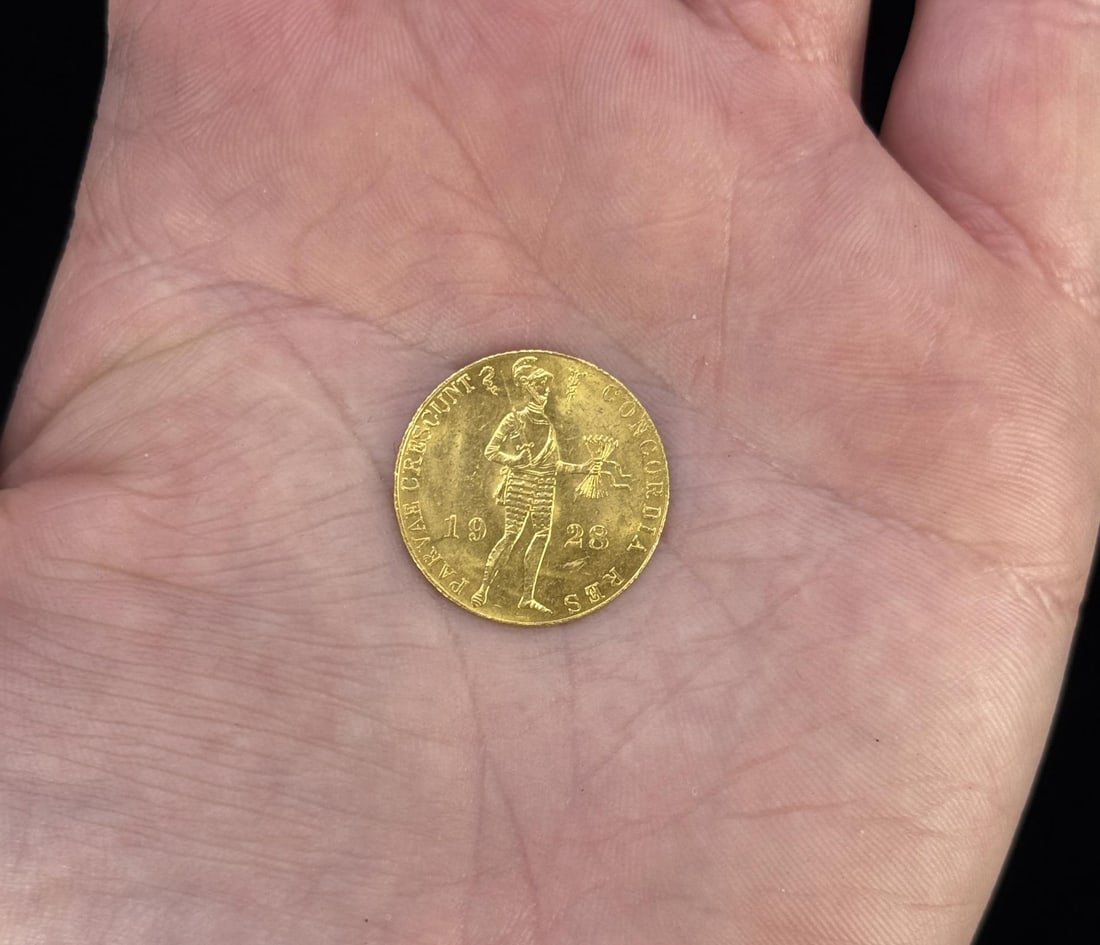 1928 Netherlands Ducat Gold Coin: Nice coin. Requires Payment Via Non Credit Card Only