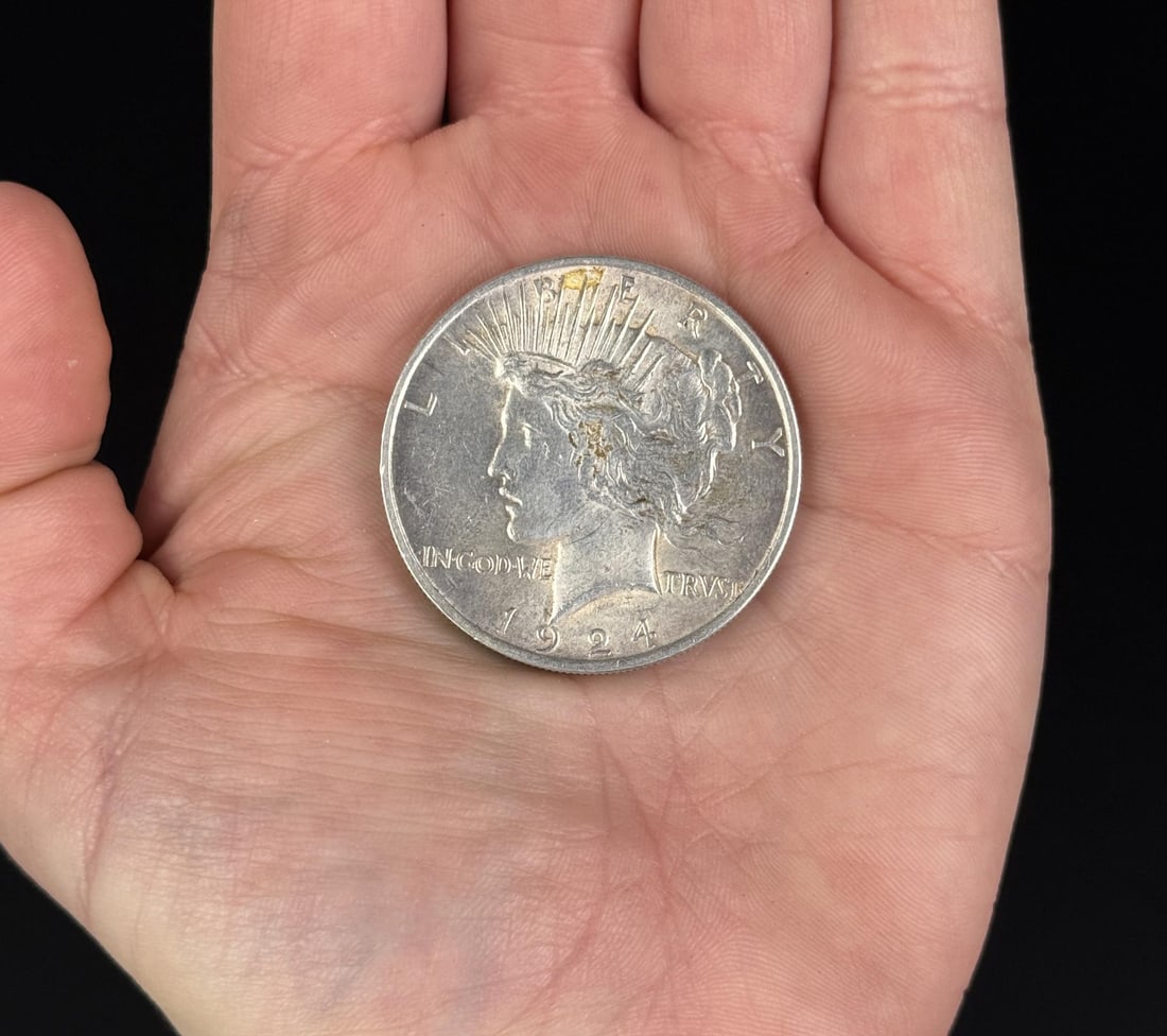 1924 P Silver Peace Dollar: Nice coin.