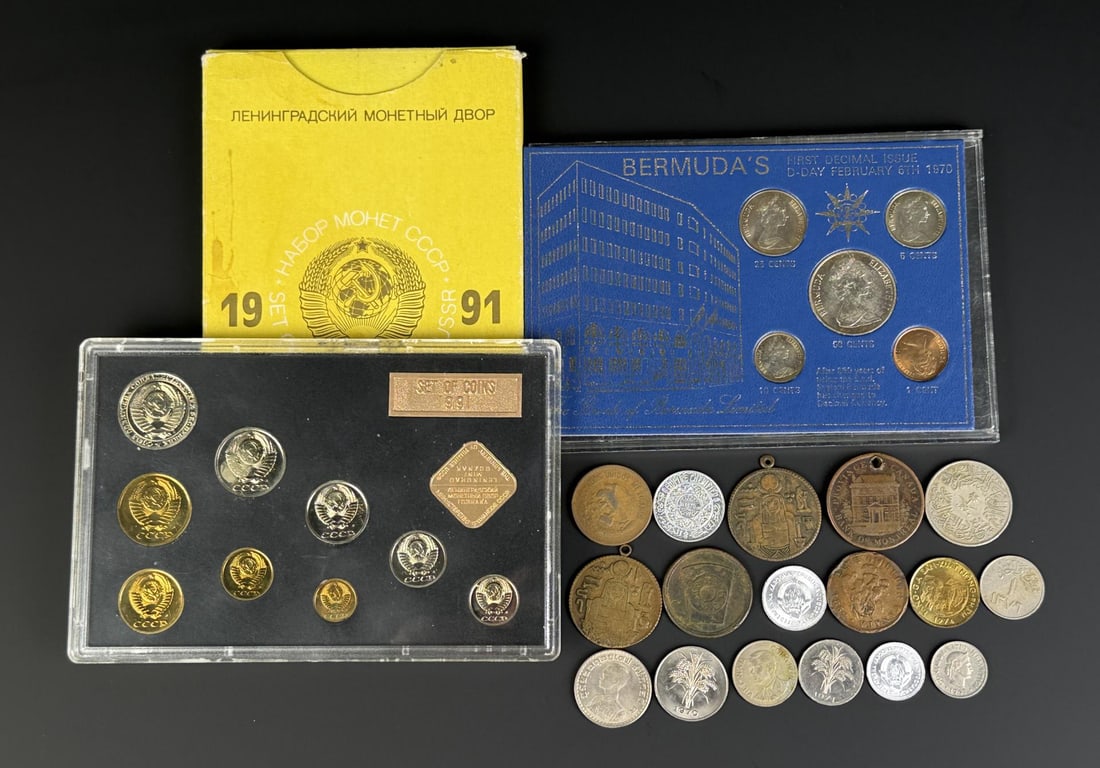 Collection of Assorted Foreign Coins: Nice grouping of Soviet Russian, Egyptian, Bermudas first decimal issue and other foreign coins.