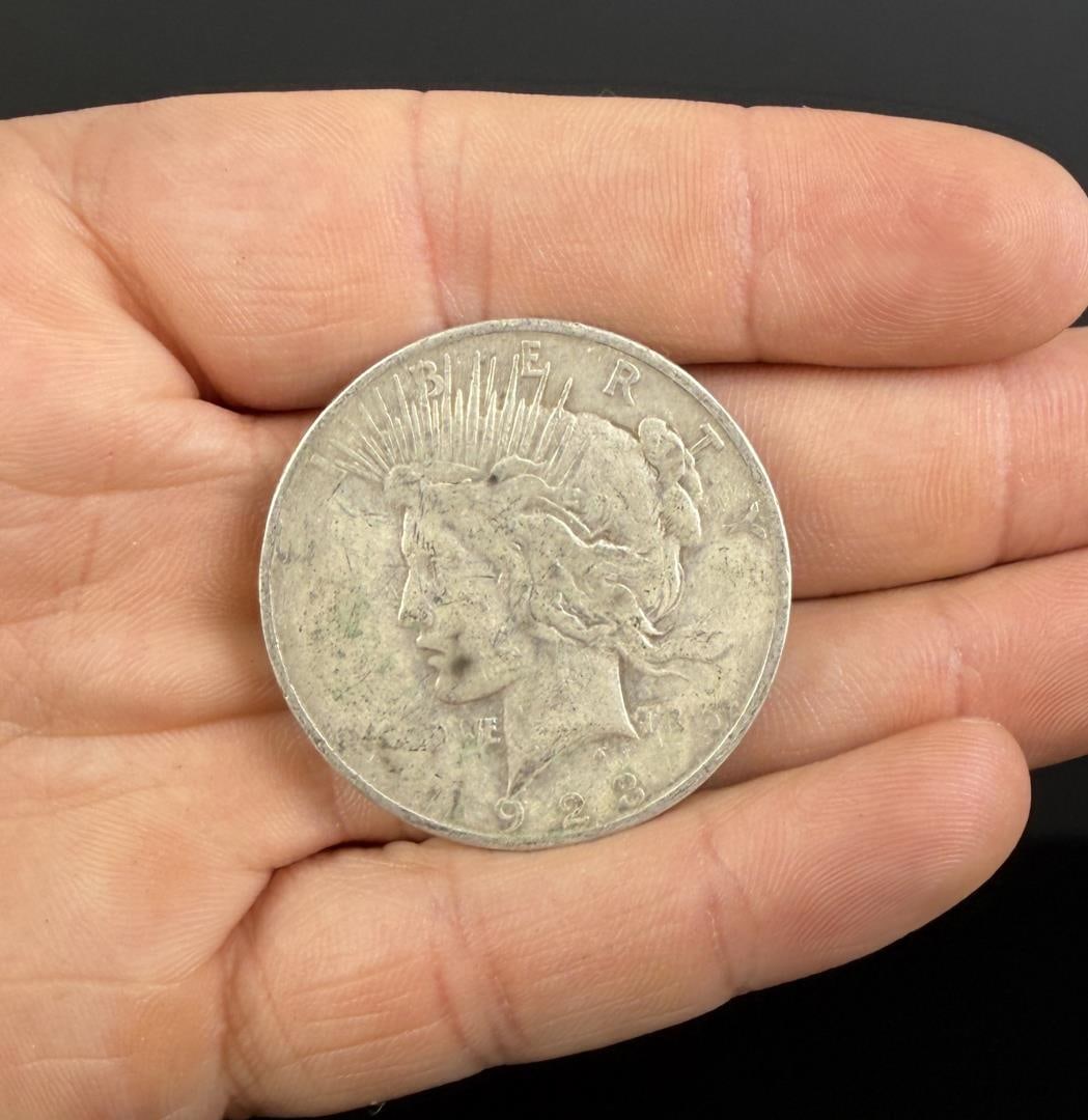 1923 P Silver Peace Dollar: Nice example