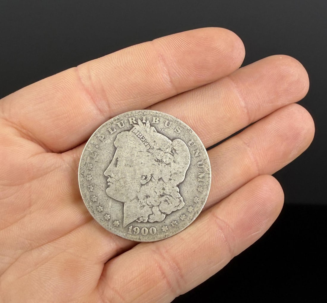 1900 O Morgan Silver Dollar (1 of 4)