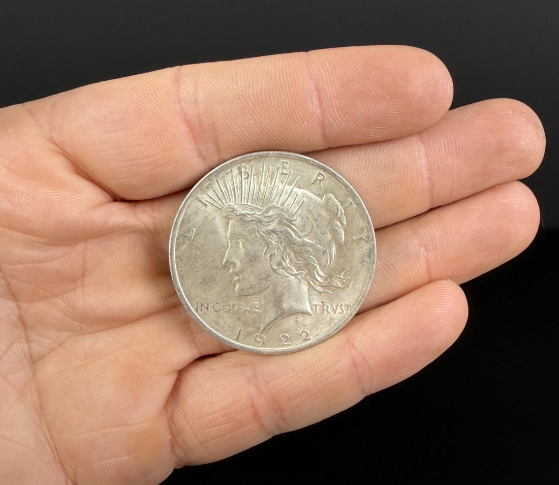 1922 P Silver Peace Dollar: Nice example