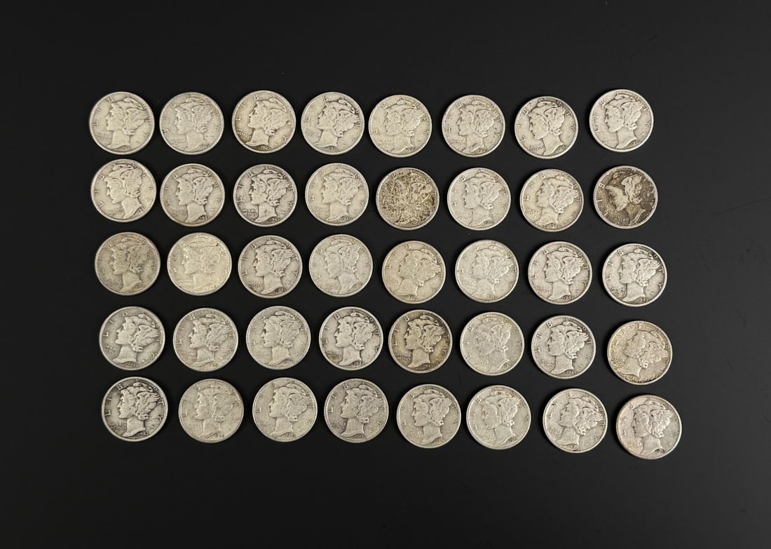 Collection of Mercury Silver Dimes: 40 total.