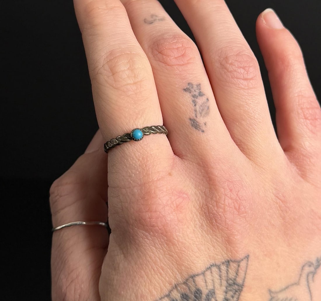 Navajo Sterling Turquoise Rope Band Ring: Size 6.