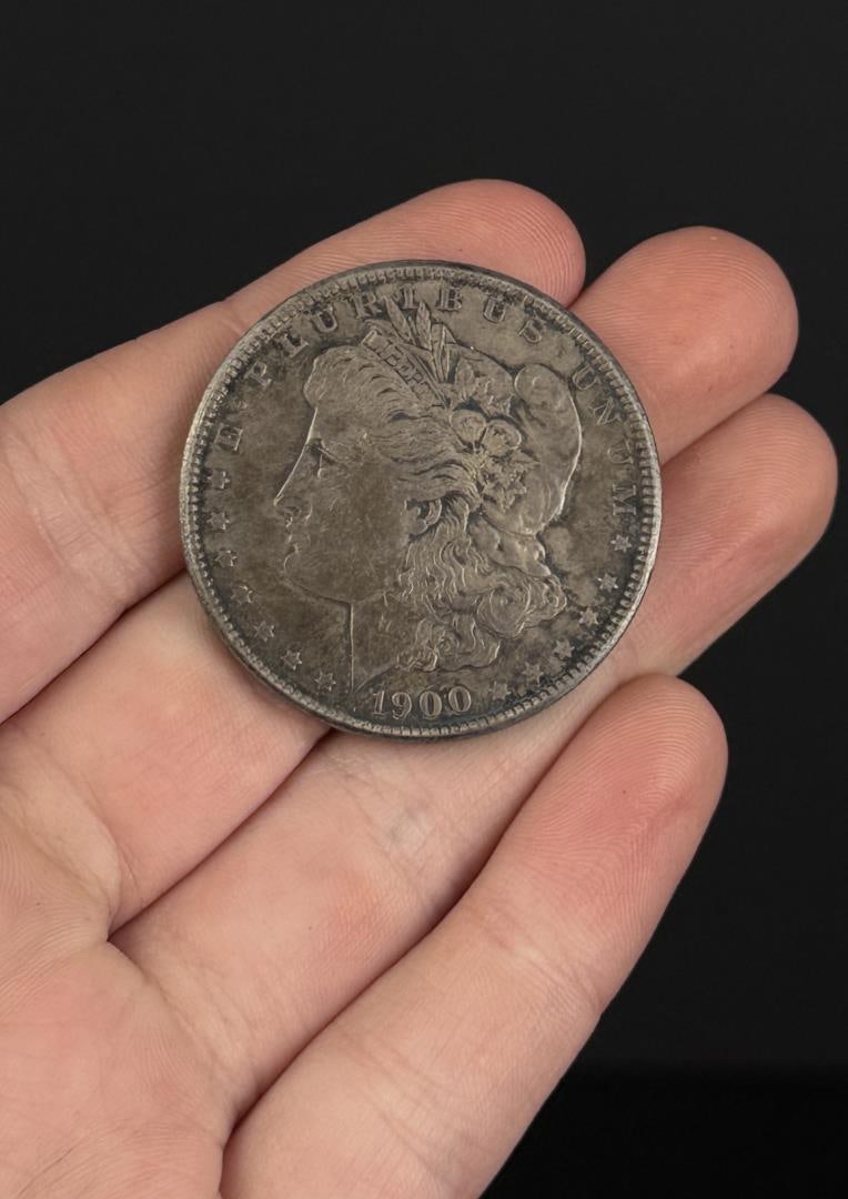 1900 P Morgan Silver Dollar (1 of 3)