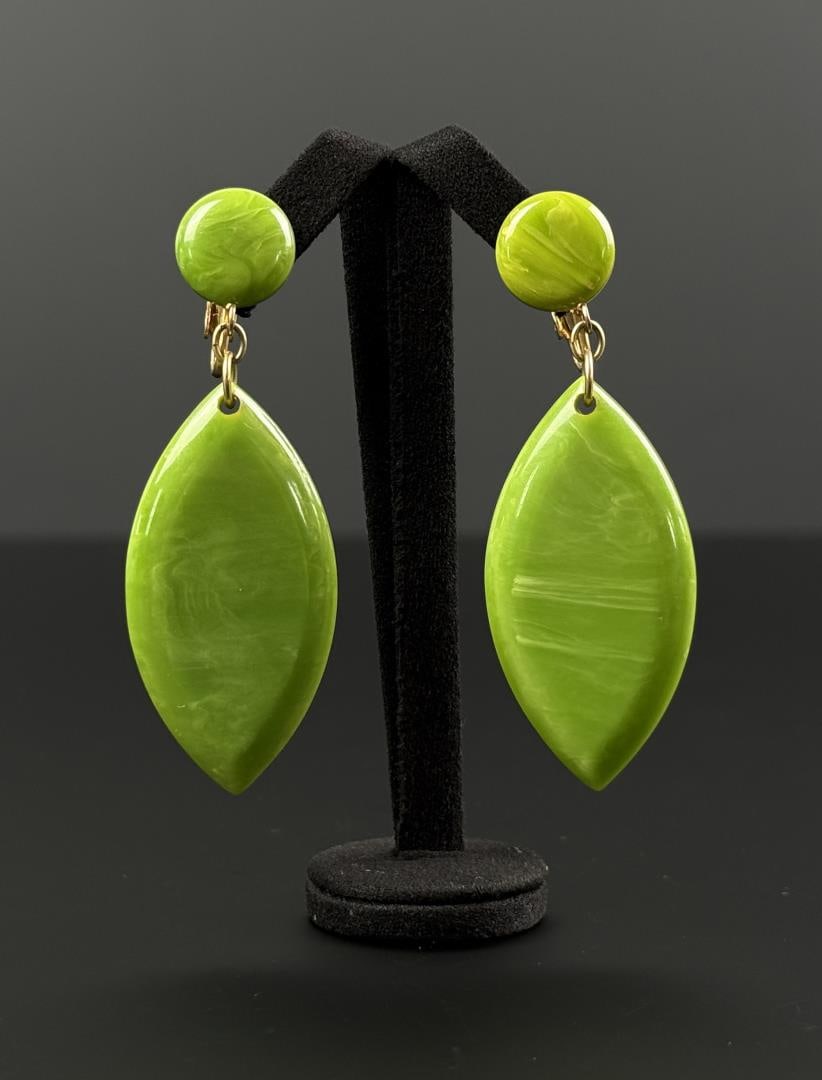 Art Deco Green Swirl Bakelite Earrings: 2 7/8" long.