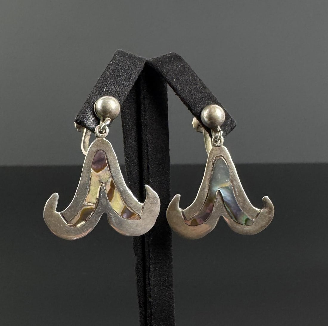 Taxco Mexico Sterling Silver Flower Earrings: 5.62 grams. 1 1/2" long.