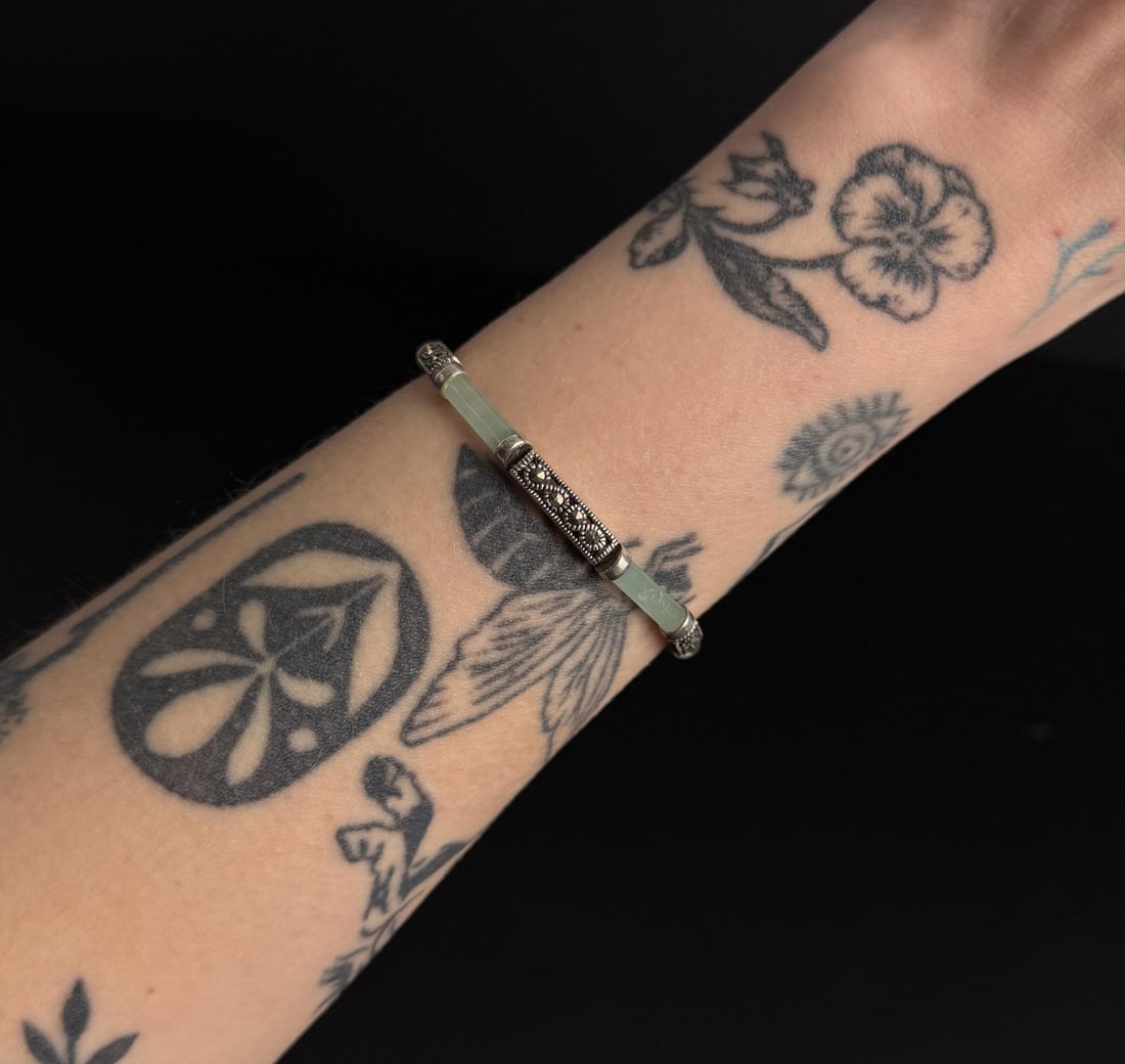 Sterling Silver Green Jadeite Marcasite Bracelet: 12.4 grams. 6" inner circumference.