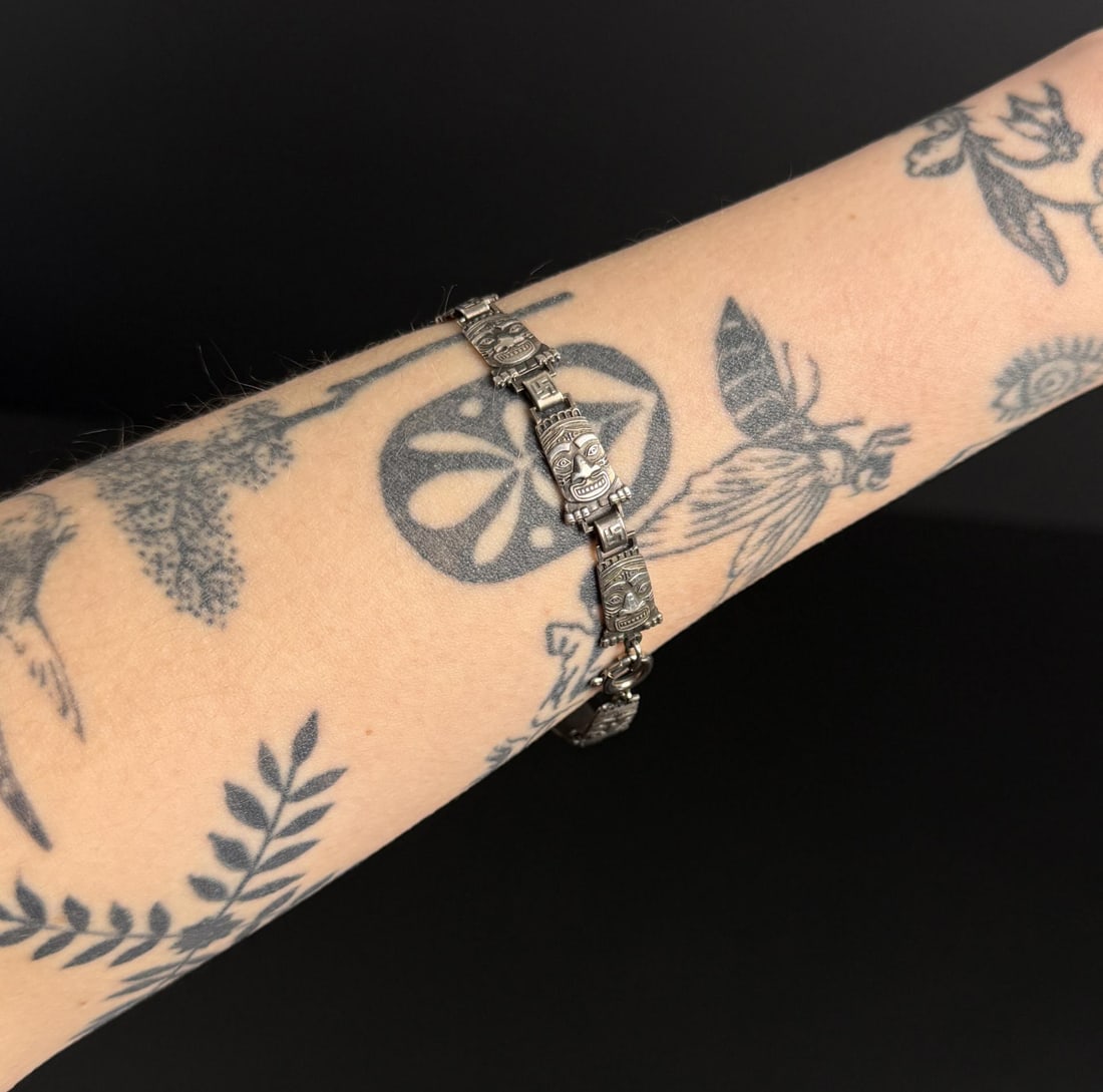 Northwest Sterling Silver Totem Pole Bracelet: 13.5 grams. 7 3/4" inner circumference.