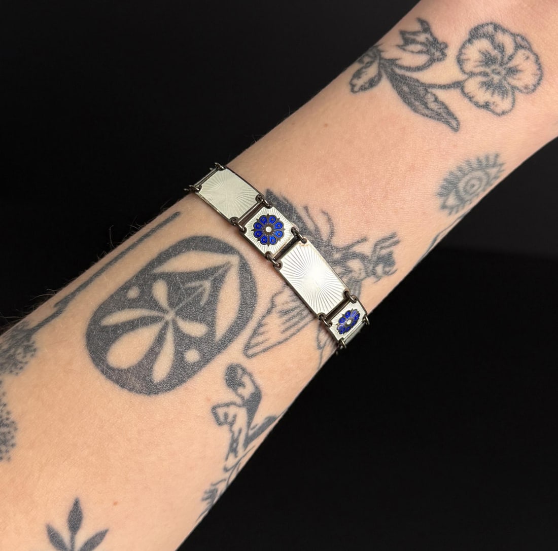 David Andersen Sterling Silver Enamel Bracelet: 14.3 grams. 6 /4" inner circumference.