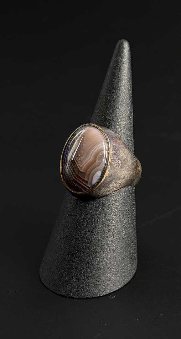Sterling Silver Banded Agate Ring: Size 8. 10.5 grams