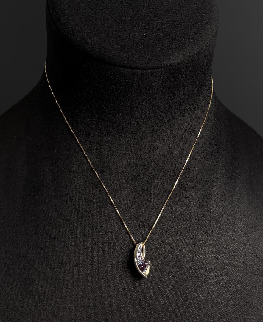 14K Gold Alexandrite and Diamond Necklace: 9 1/8" Long Closed. 3.5 grams