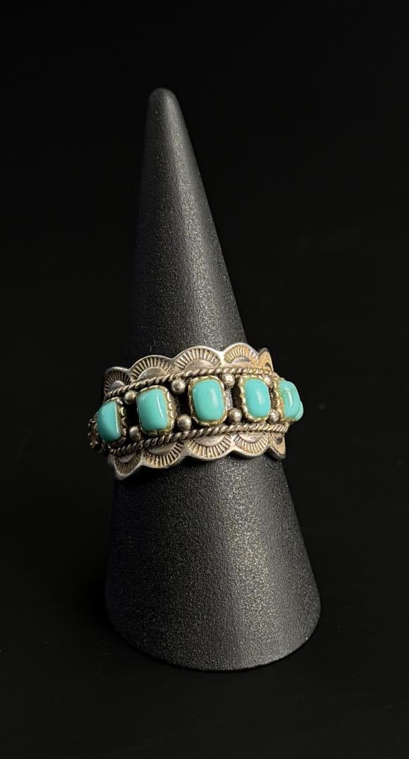 Sterling Silver Turquoise Ring: Size 10 1/2. 7 grams.