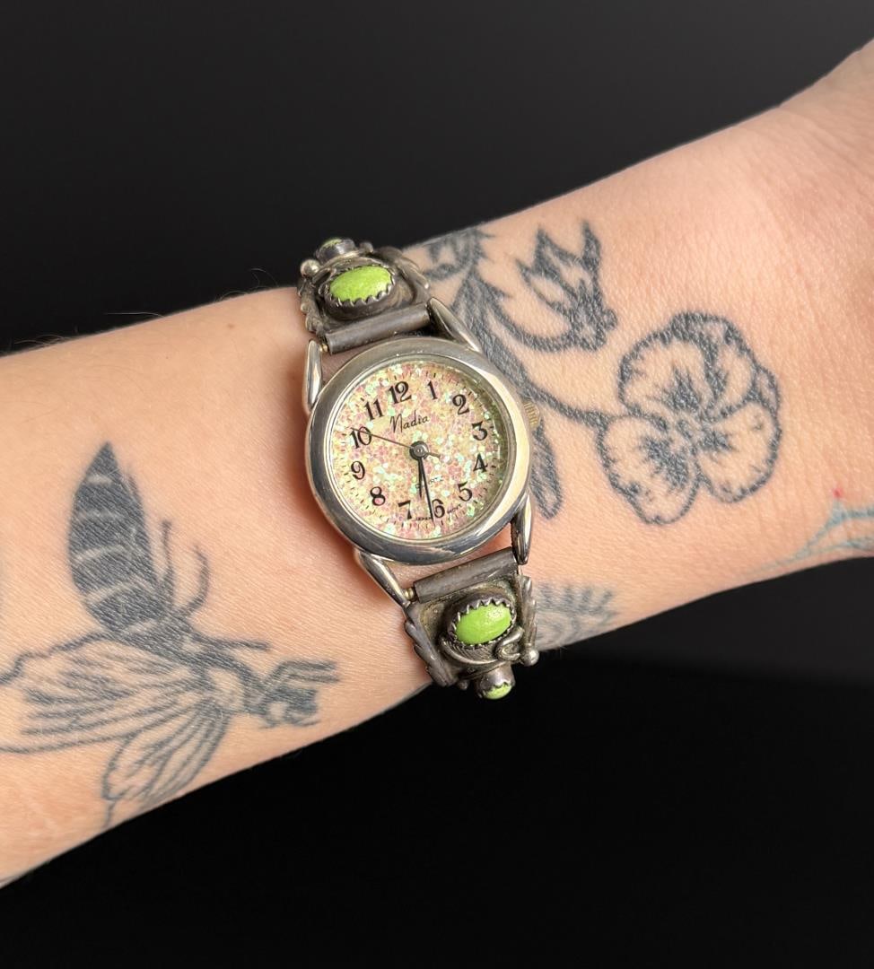 Navajo Sterling Silver Gaspeite Watch Band Tips: Watch is working but needs a battery.