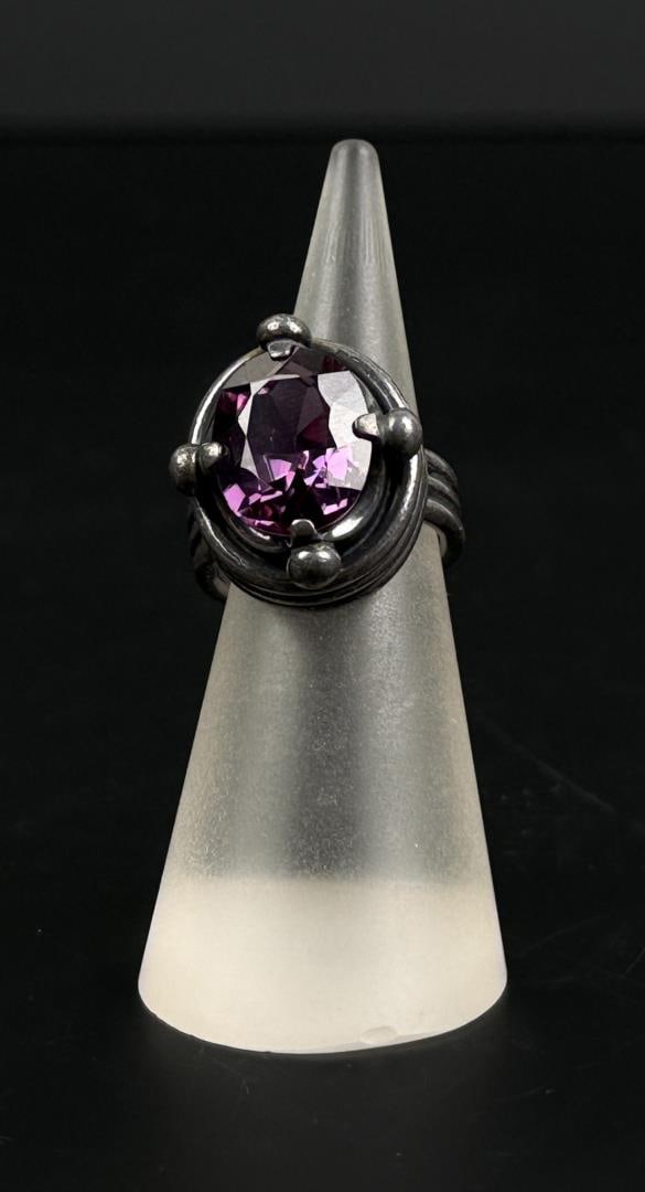 Los Ballesteros Taxco Sterling Amethyst Ring: 18 grams. Size 6