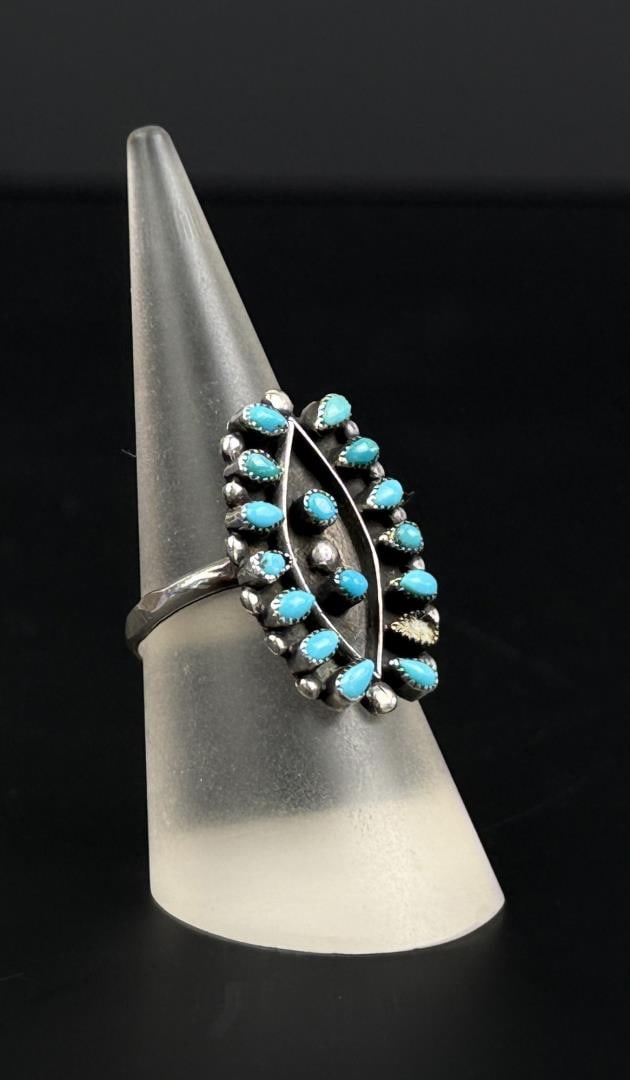 Zuni Petit Point Sterling Turquoise Ring (1 of 6)