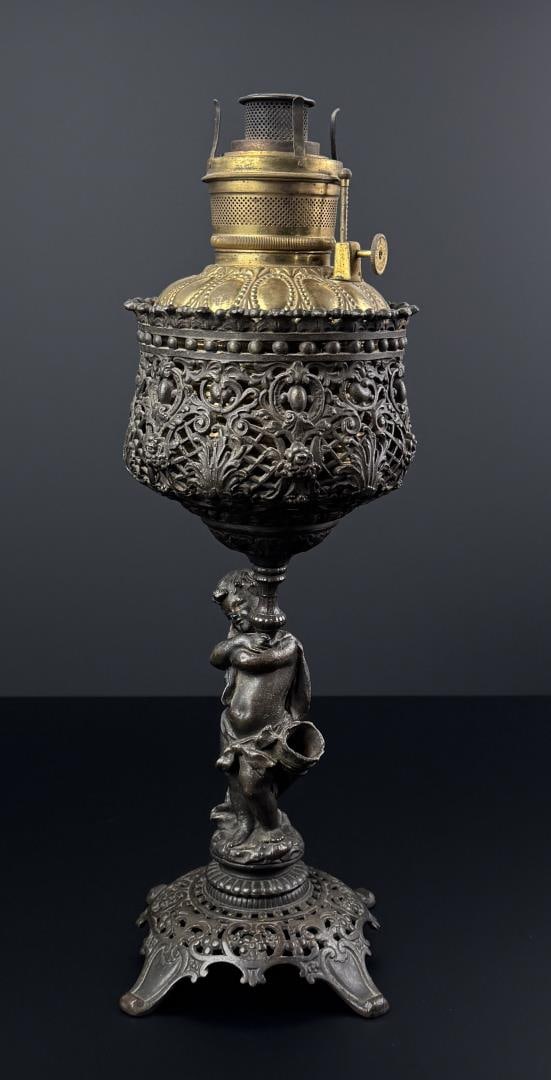 Cast Iron Victorian Banquet Parlor Oil Lamp (1 of 11)
