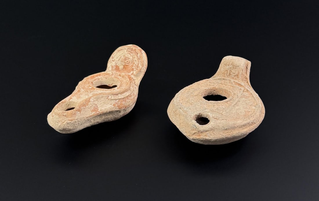 Ancient Roman Terracotta Oil Lamps: Nice grouping.