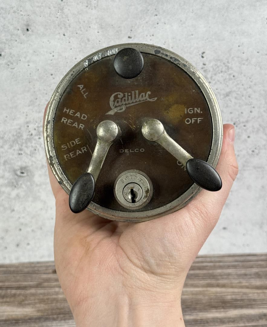 1916 Cadillac Model 53 Ignition and Light Switch (1 of 5)