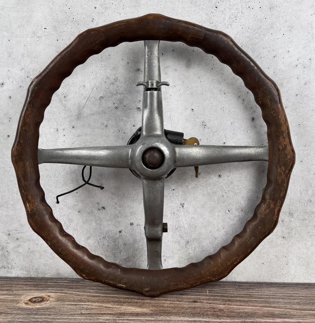 Ettco Eastern Tube Model T Fatman Steering Wheel: Manufactured by the Eastern Tube & Tool Co in Brooklyn, NY. No. G141901. Comes with two keys. 16" diameter.