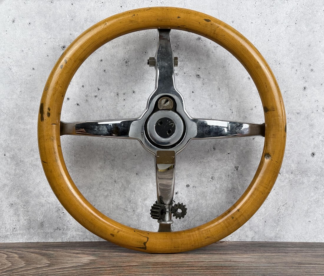 Detroit Steering Corp Fatman Steering Wheel: Wheel 15" diameter. Similar to the original design of Louis Chevrolet.