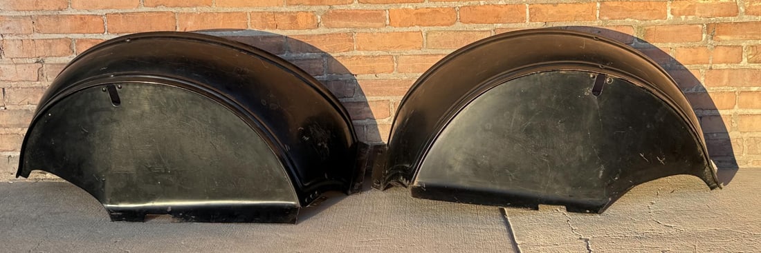 1924 to 1925 Ford Model T Rear Fender Set: Pair, for coupe.