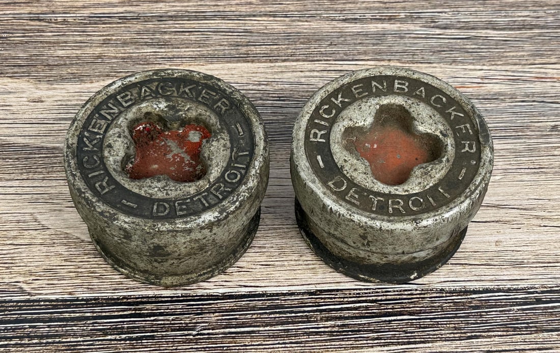 Rickenbacker Hubcaps Grease Caps: Pair.