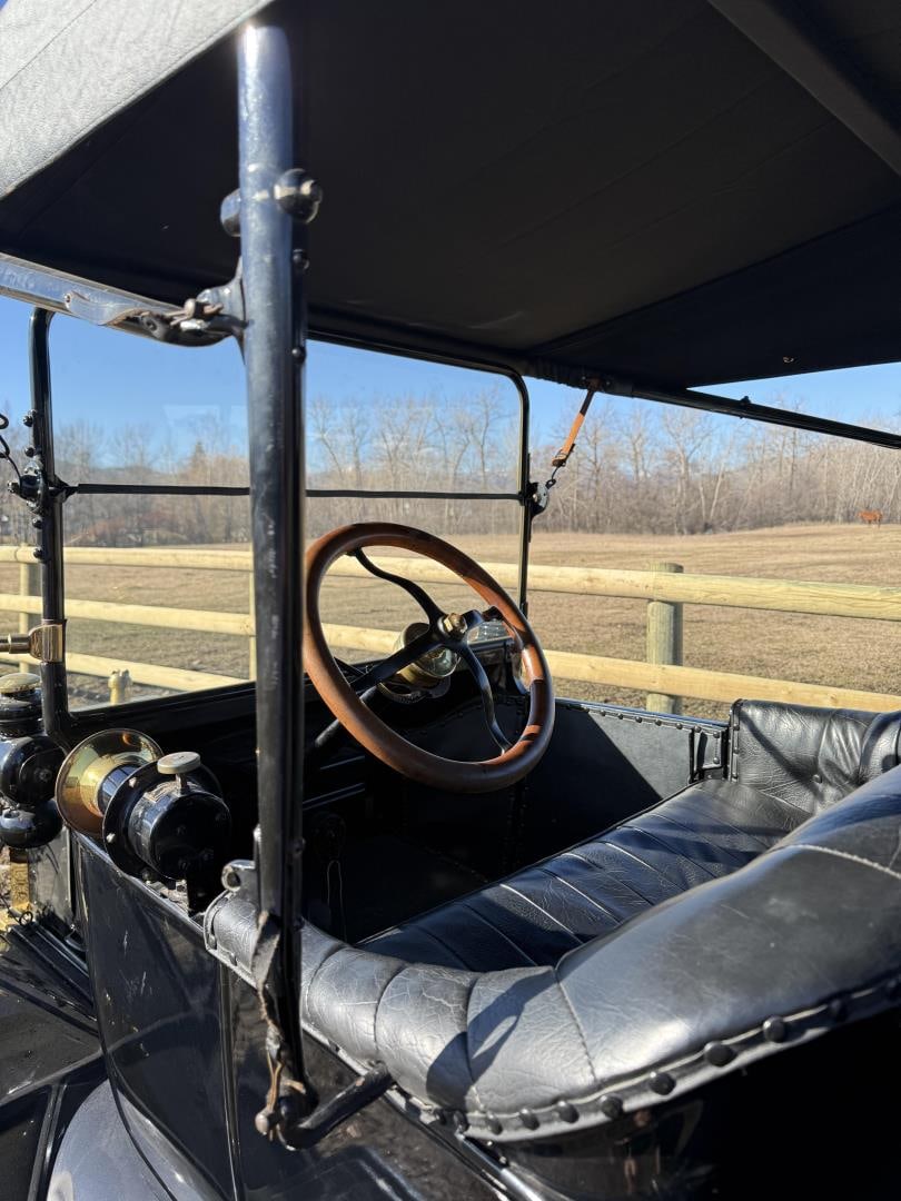 1915 Ford Model T Touring Car - 13