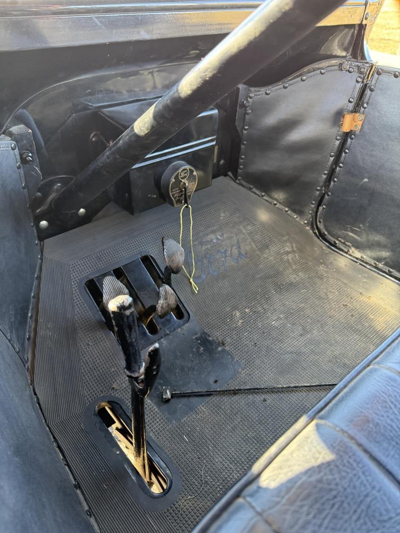 1915 Ford Model T Touring Car - 14