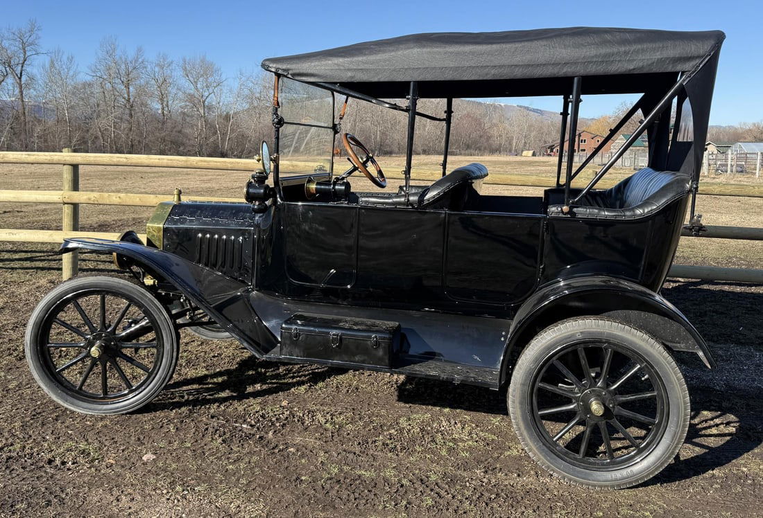 1915 Ford Model T Touring Car - 2