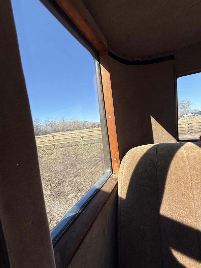 1925 Ford Model T Coupe - 13