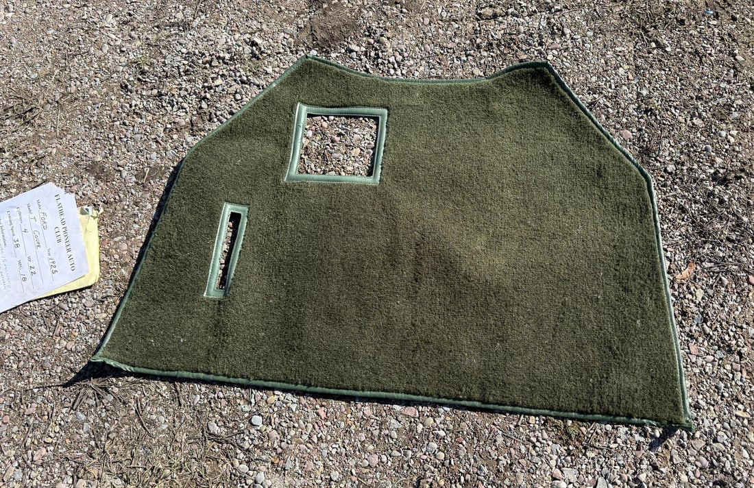 1925 Ford Model T Coupe - 16