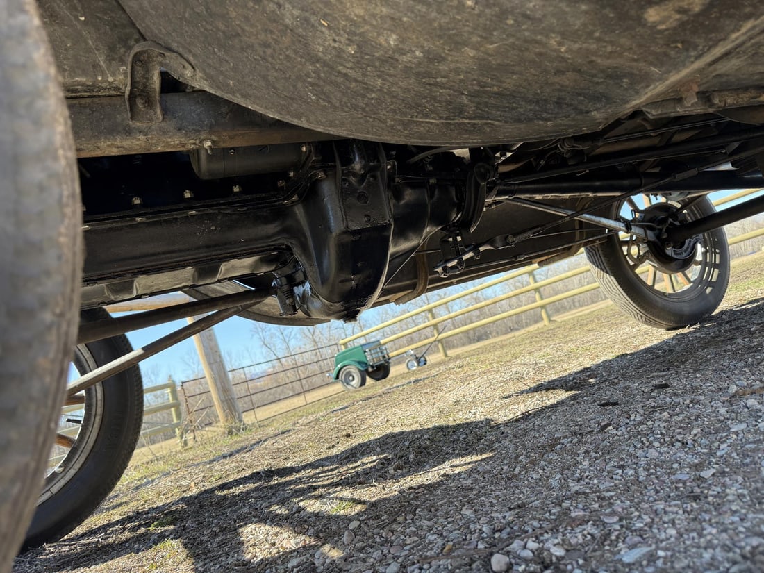 1925 Ford Model T Coupe - 18