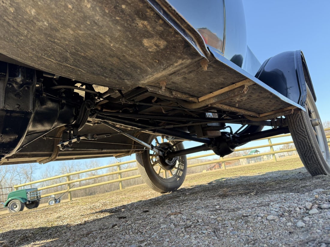 1925 Ford Model T Coupe - 19