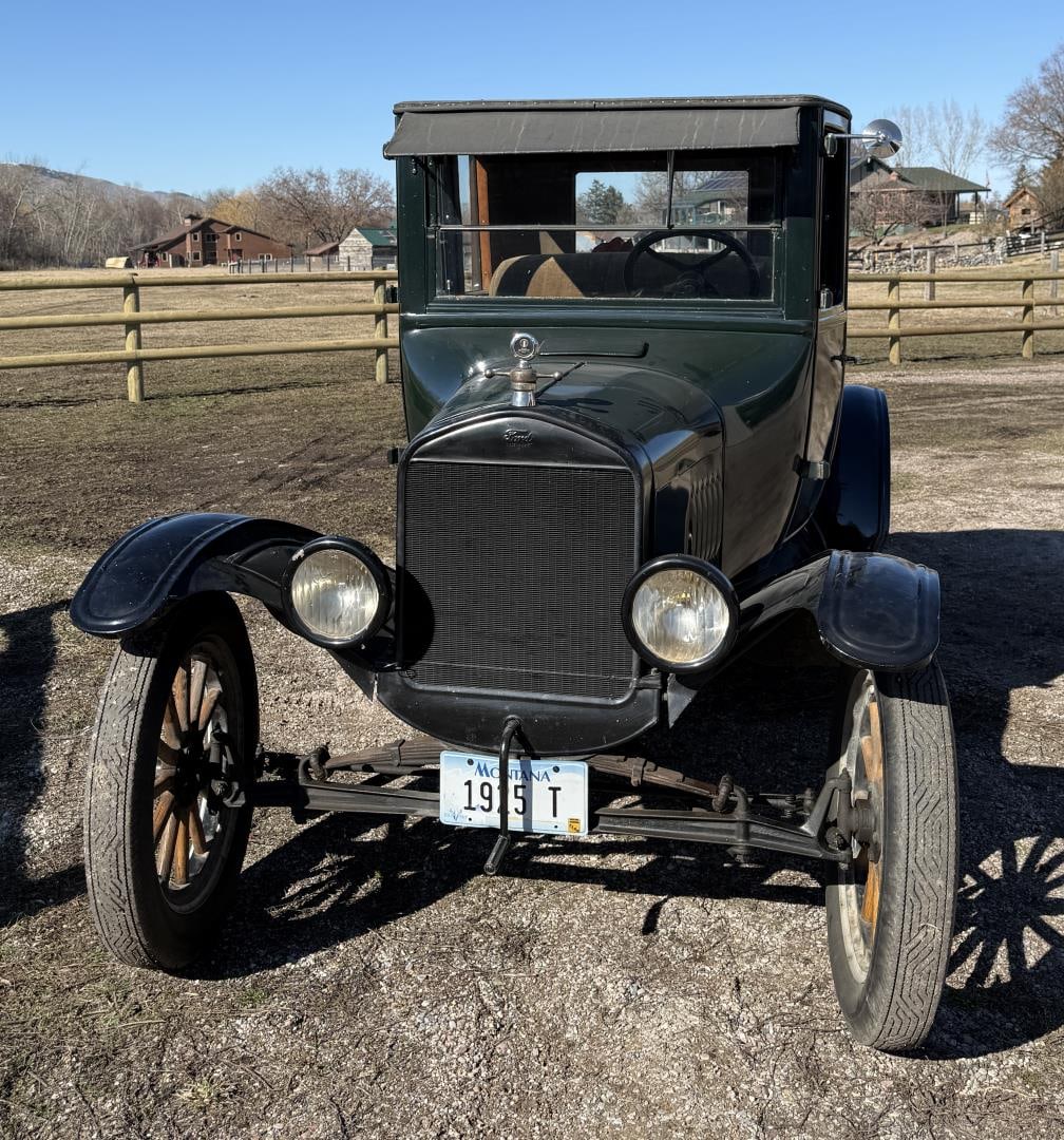 1925 Ford Model T Coupe - 3
