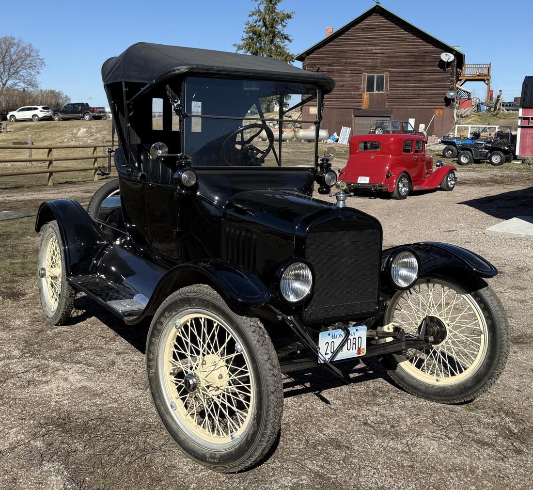 1920 Ford Model T Turtleback Runabout - 10
