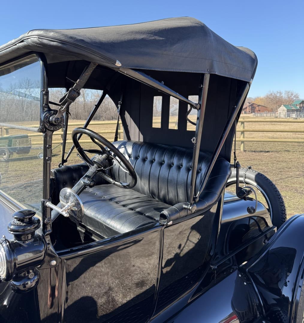 1920 Ford Model T Turtleback Runabout - 18