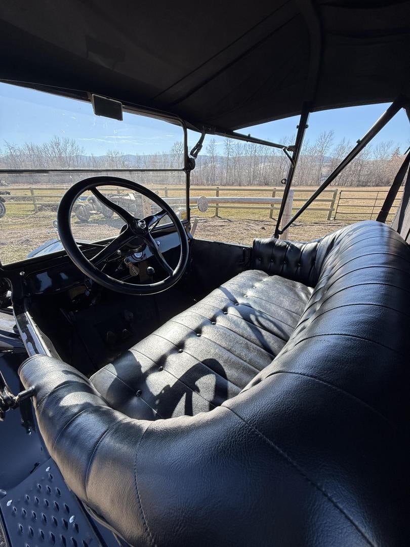1920 Ford Model T Turtleback Runabout - 20