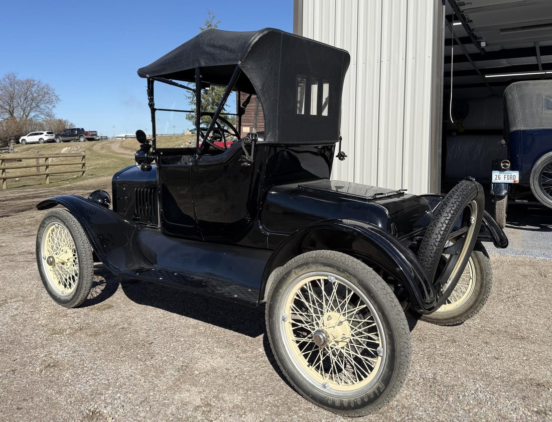 1920 Ford Model T Turtleback Runabout - 2