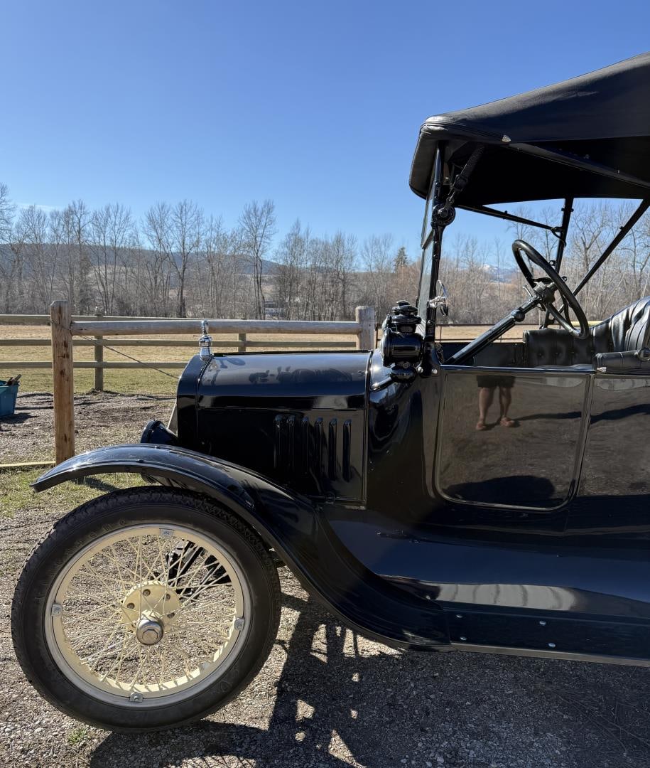 1920 Ford Model T Turtleback Runabout - 4